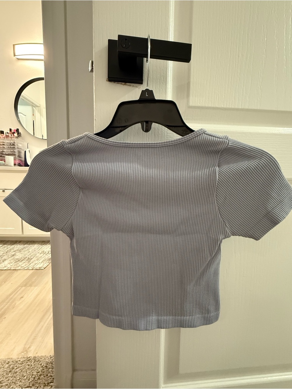 Bella Seamless Ribbed Crop Top - Picture 2 of 3